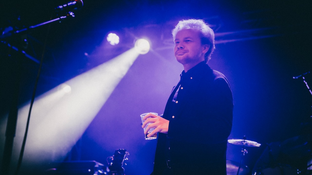 Geordie Greep respinge le accuse di stupro durante il concerto di Vancouver: annullate le date successive del tour