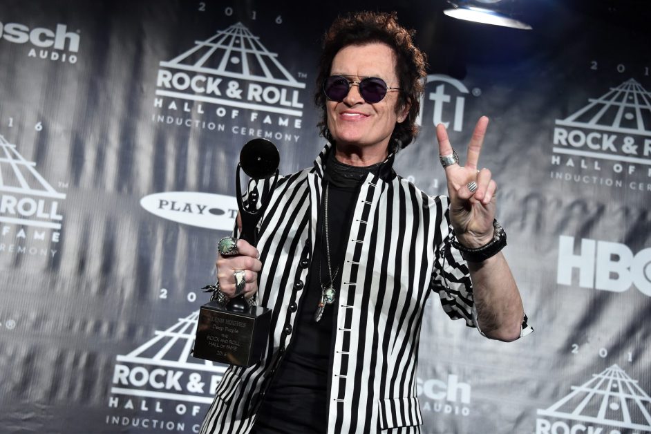 Glenn Hughes si riprende dopo un'altra operazione al cuore aperto di 10 ore: "Tutto bene".