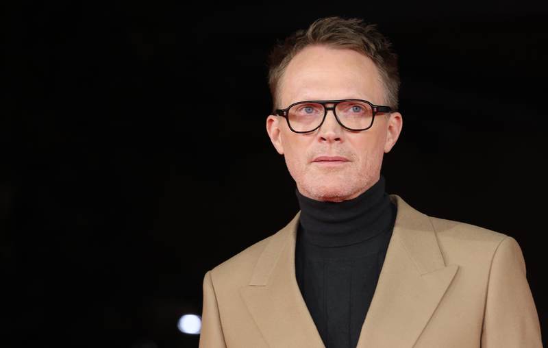Paul Bettany prende le distanze da Johnny Depp: «Non ci parlavamo da anni, ero dipinto come un amico intimo»