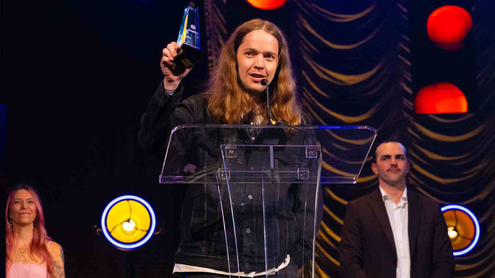 Billy Strings domina gli IBMA Awards 2026: quinto Entertainer of the Year in sei anni