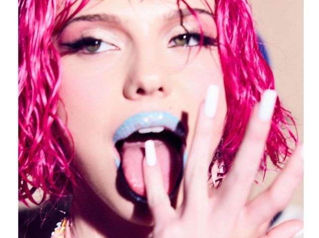 Adéla, la popstar che viene dall'Europa dell'Est