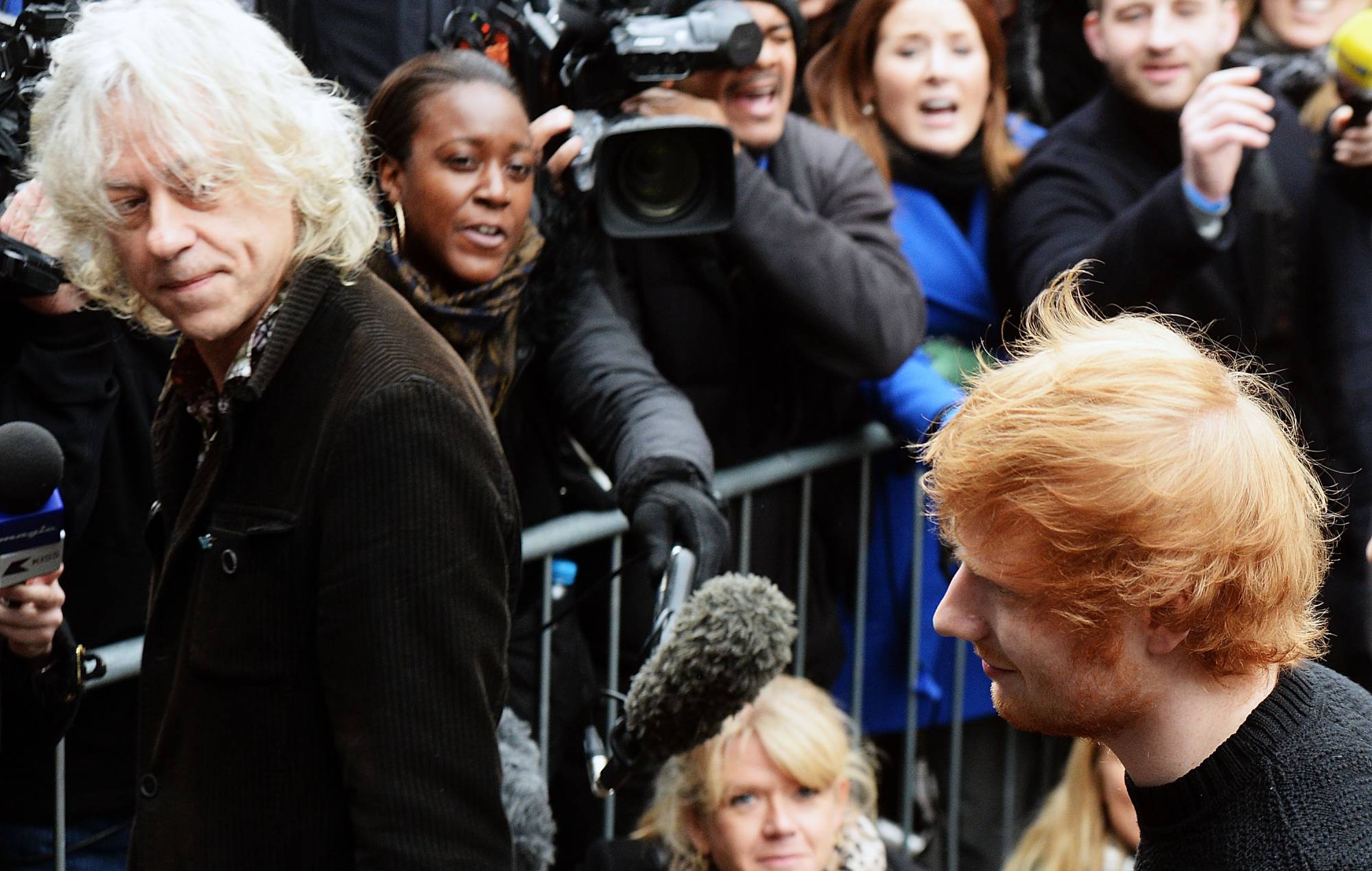 Bob Geldof difende il “brav’uomo” Ed Sheeran, afferma di “ammirare davvero Macklemore e i ragazzi che hanno camminato” in mezzo alla disputa in Palestina