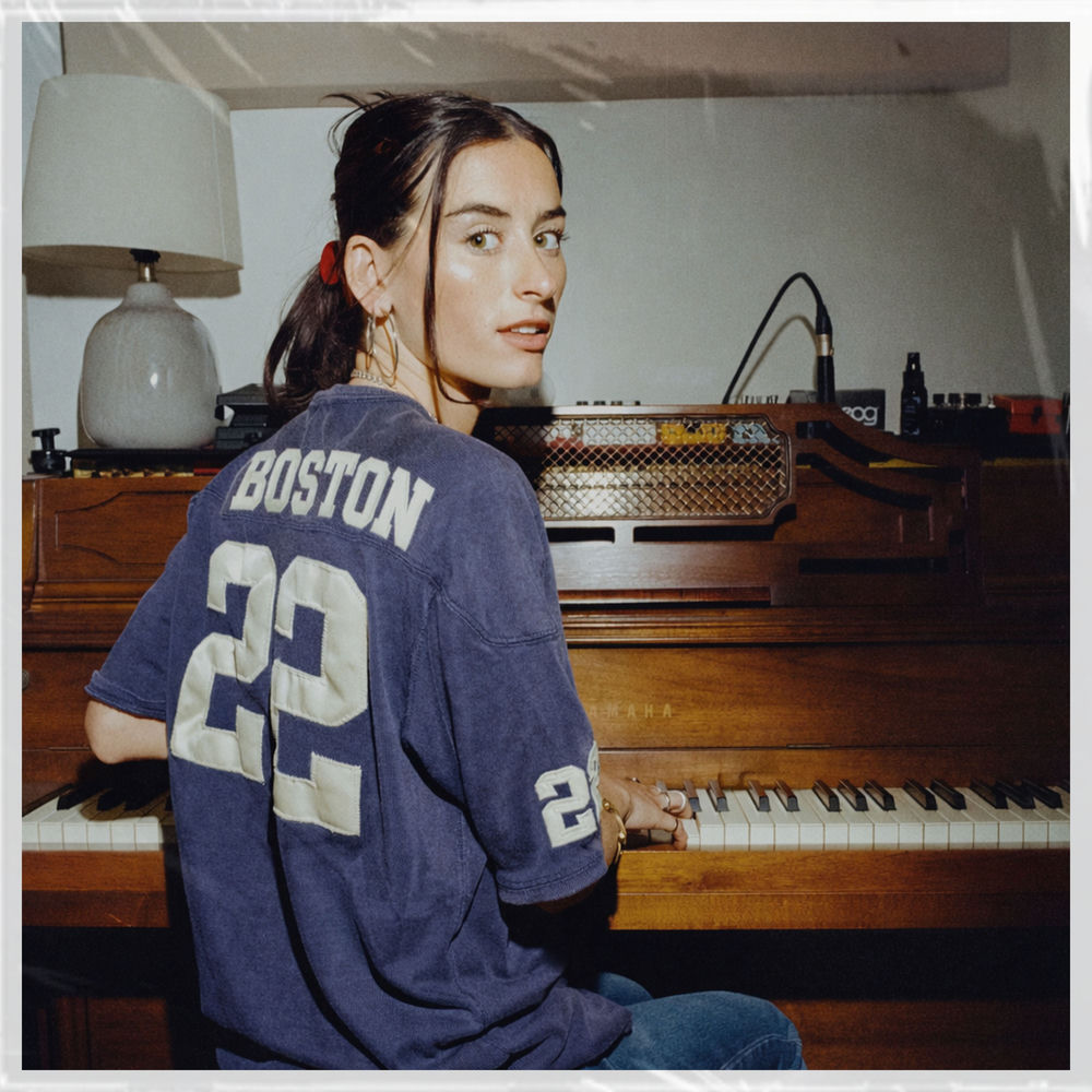 L'architettura della nostalgia nel pop di Stella Lefty: "Boston" è un frammento di pura introspezione
