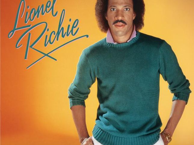 Lionel Richie cancella il tour per la terza volta in tre mesi