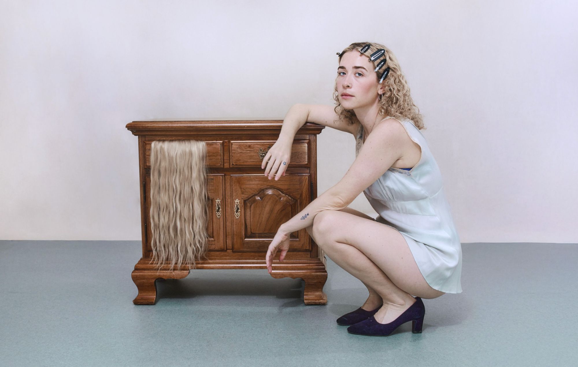 Blondshell – 'Violins': la violenza si fa tenerezza nel terzo atto di Sabrina Teitelbaum