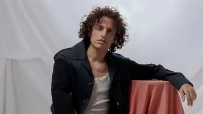Ghemon porta la stand-up nei teatri: «Ogni volta è la prima, l'ultima, l'unica»