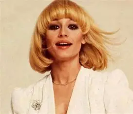 Raffaella Carrà torna a brillare all'Atlantico: il primo concerto in ologramma è realtà